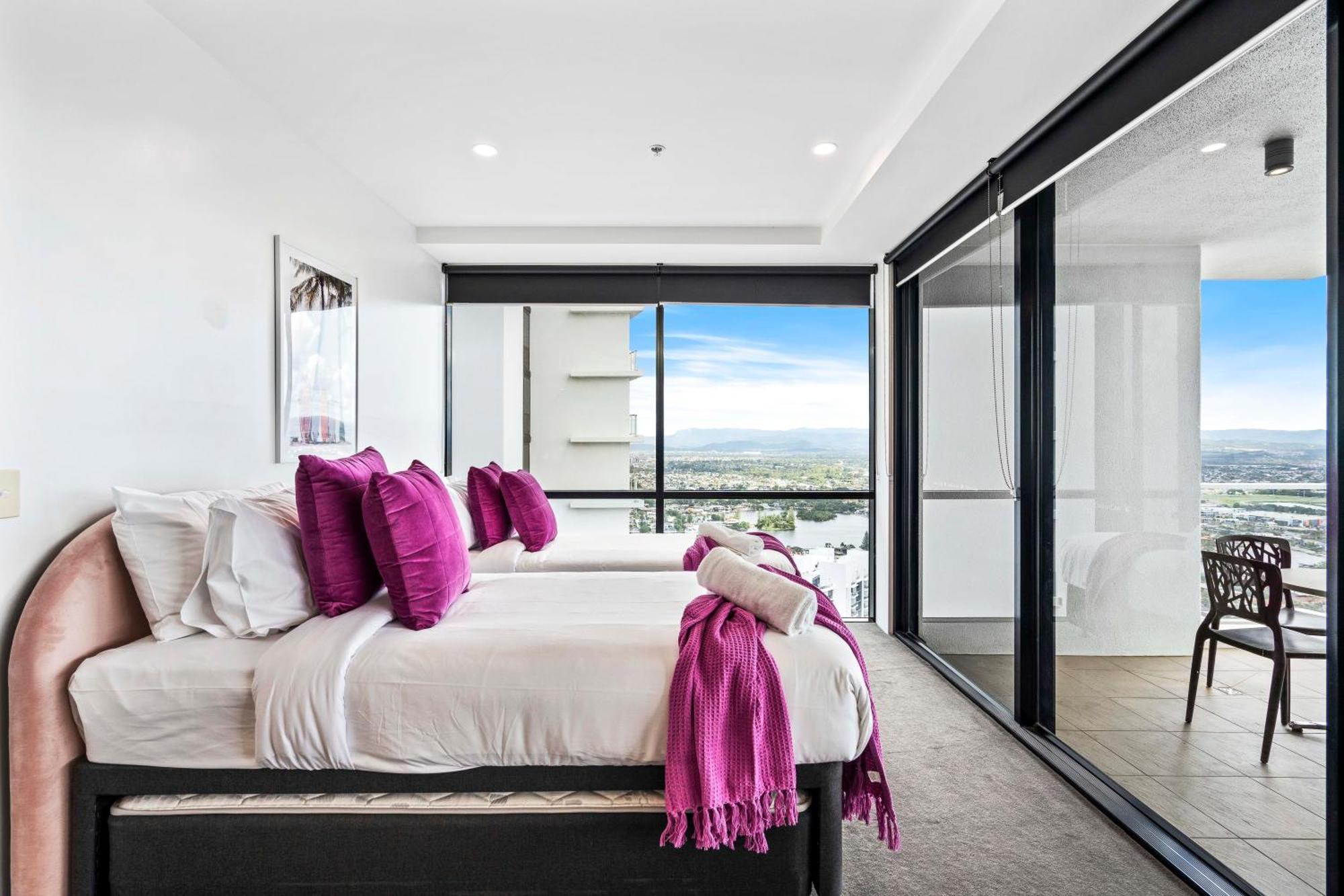 Circle On Cavill - Self Contained & Privately Managed Apartments - Wow Stay Guldkusten Exteriör bild